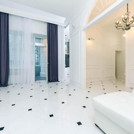 Luxury Beatiful Apartment On Pyshkinska Street Kiev Exterior foto
