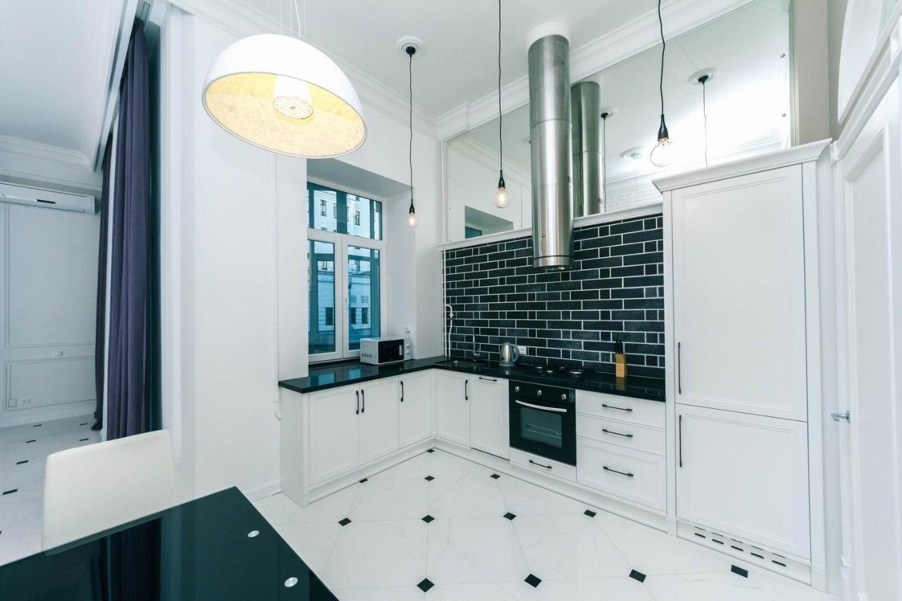 Luxury Beatiful Apartment On Pyshkinska Street Kiev Exterior foto