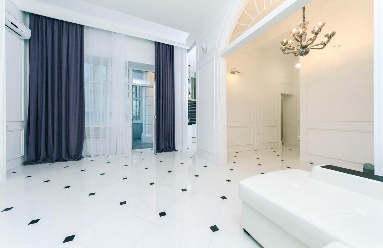 Luxury Beatiful Apartment On Pyshkinska Street Kiev Exterior foto