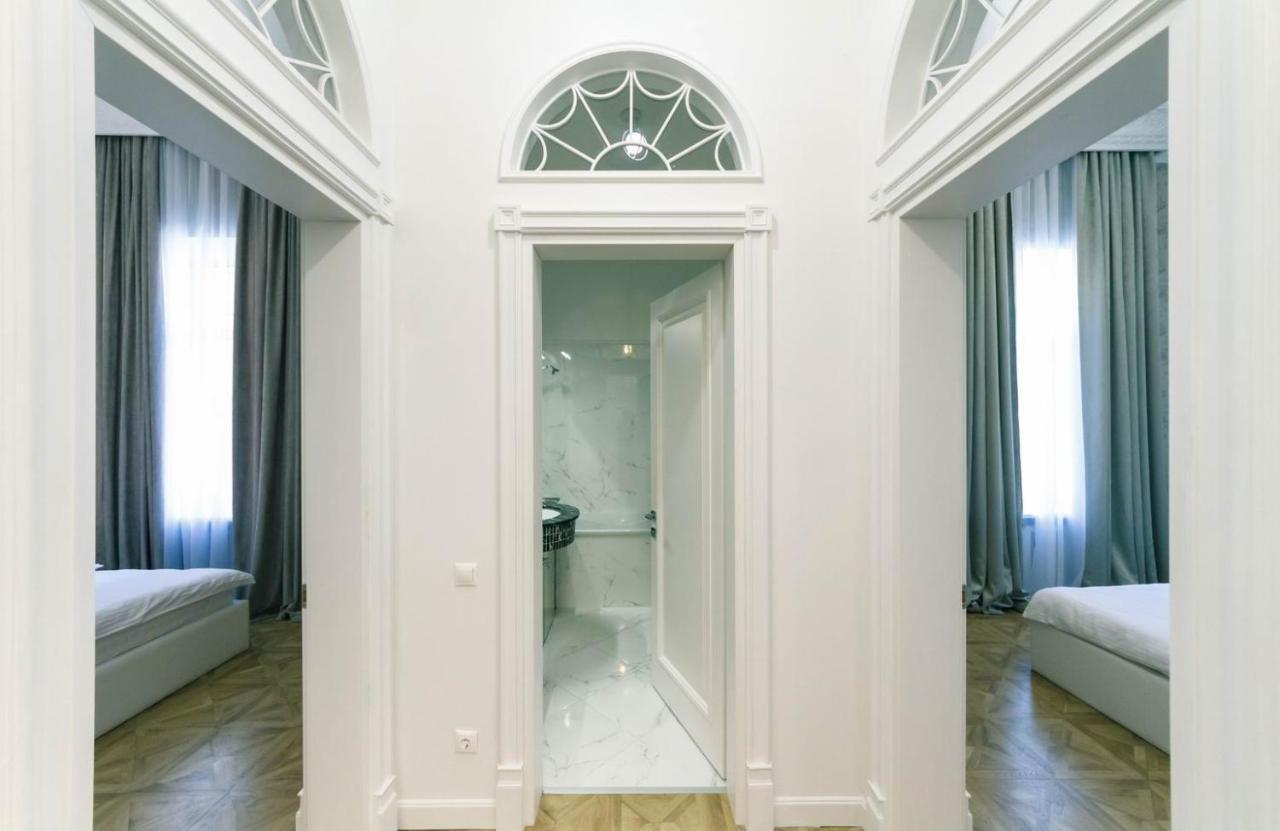 Luxury Beatiful Apartment On Pyshkinska Street Kiev Exterior foto